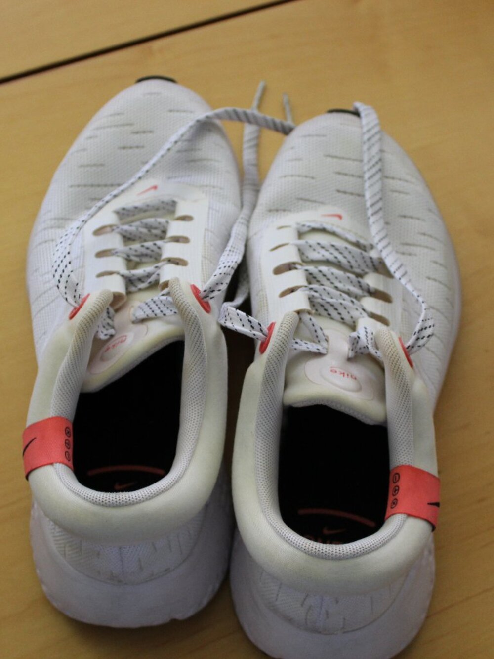 Nike Renew Serenity Run sneakers white size 7